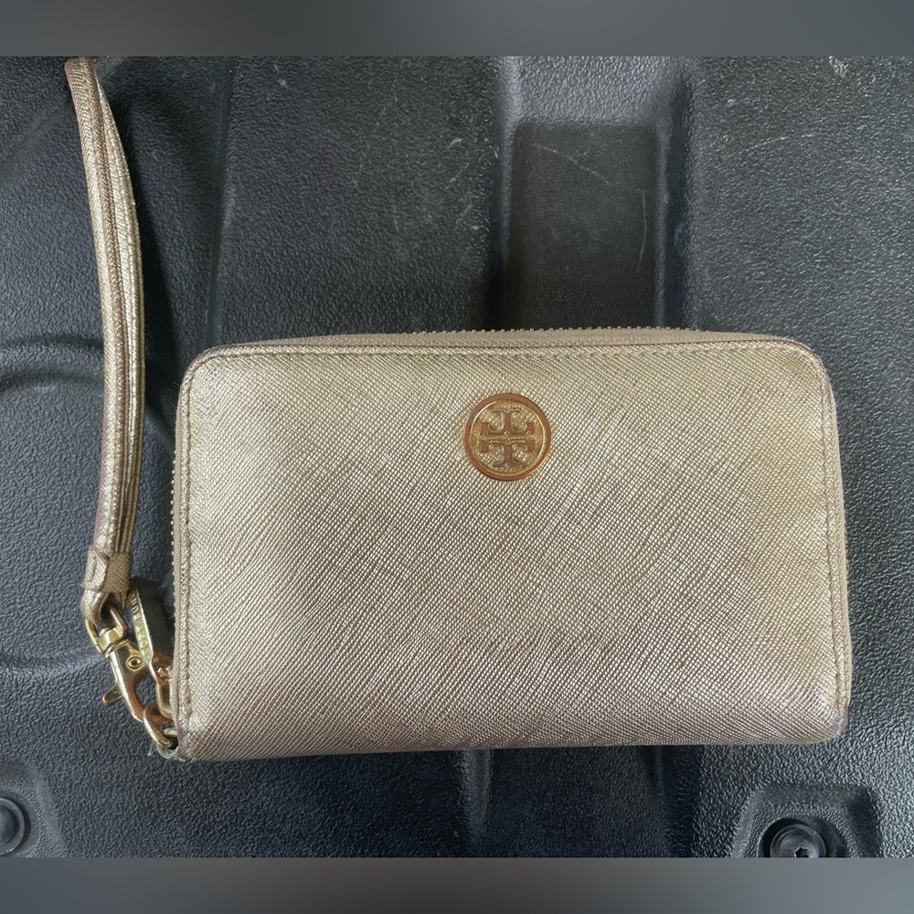 Tory Burch Metallic Gold Wristlet-used condition